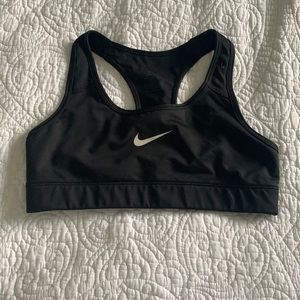 Nike pro sports bra